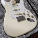 Fender Stratocaster Professional  2018 Olympic white