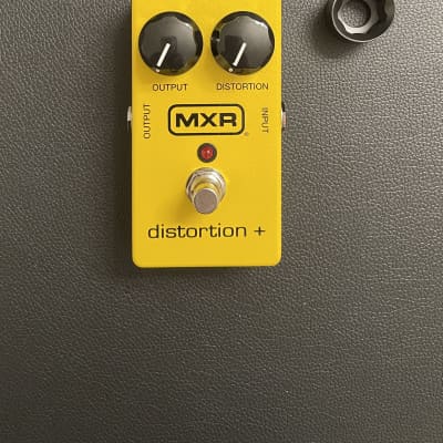 MXR M104 Distortion + | Reverb