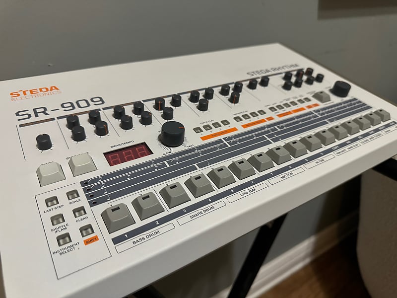 STEDA Electronics SR-909 clone of Roland TR-909 | Reverb