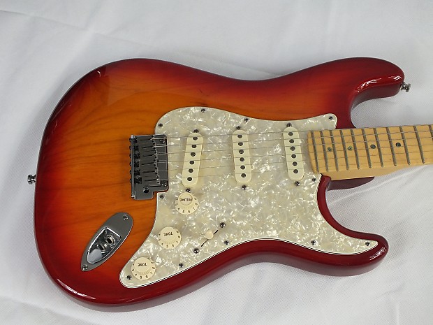 Fender American Deluxe Stratocaster 60th Anniversary 2006 Aged Cherry Burst Strat USA Case