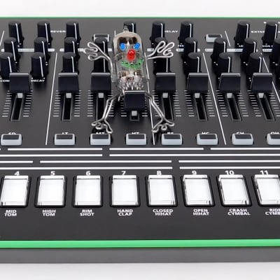 Roland TR-8 AIRA Drum Synthesizer + Decksaver+Fast Neuwertig+OVP + 1,5J Garantie image 4