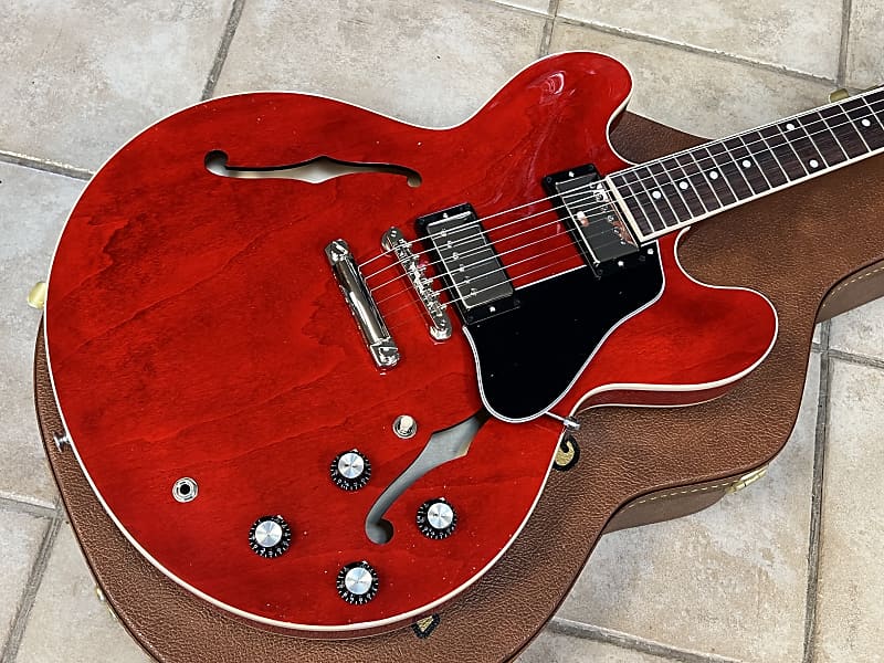 2023 Gibson ES-335 Electric Guitar Sixties Cherry w Case