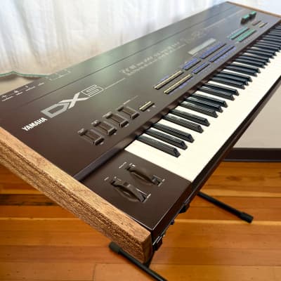 Yamaha DX5 Programmable Algorithm Synthesizer 1985 - 1987 - Black