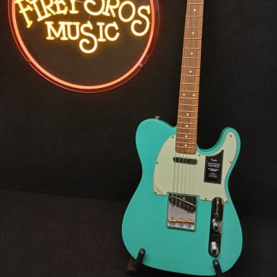 Fender Vintera II '70s Telecaster Deluxe with Tremolo (MEX