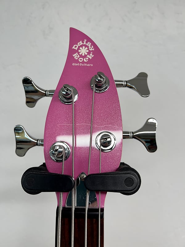 Daisy Rock Heartbreaker Bass w/DR strap, DR gig bag in Bubble Gum Metallic