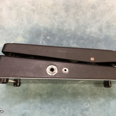 Dunlop GCB-95 Cry Baby Wah Effects Pedal image 3