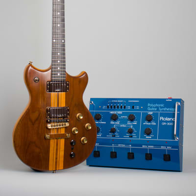 Roland GR-300 Polyphonic Guitar Synthesizer with G-808 Solid