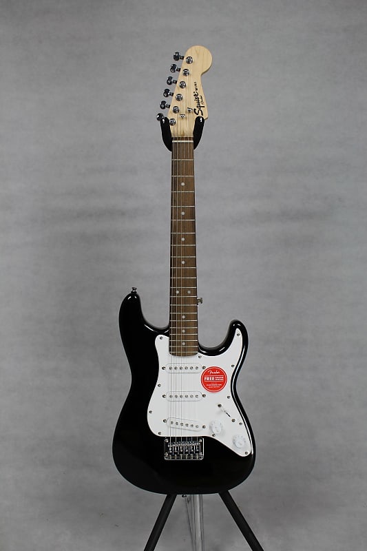 Squier affinity mini stratocaster deals v2 electric guitar black