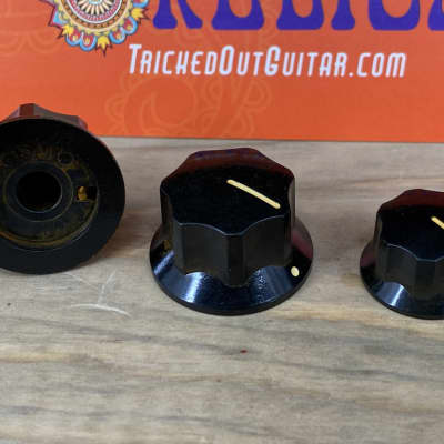Real Life Relics Fender® Aged Genuine  American Vintage Jazz J Bass® Black Knobs 3 Pack 0992085000    [DM3] image 2