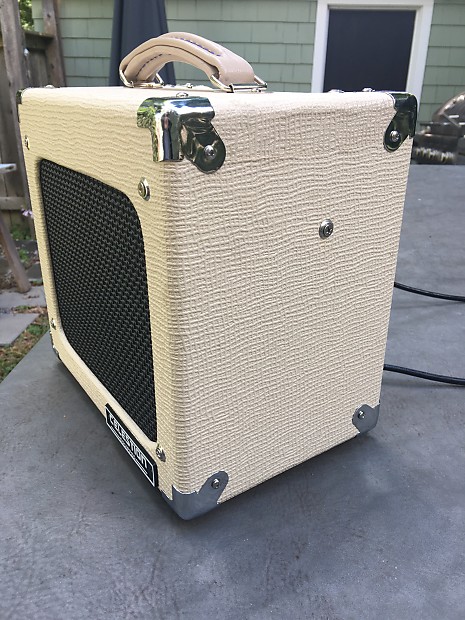 Monoprice 611705 5Watt 1 x 8 Guitar Combo Tube Amplifier with Celestion Speaker