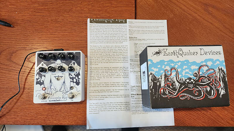 EarthQuaker Devices Avalanche Run Stereo Reverb & Delay with Tap Tempo V2