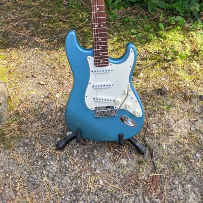 Fender American Standard Stratocaster with Matching Headstock, Rosewood Fretboard 1995 - Ocean Turquoise for sale