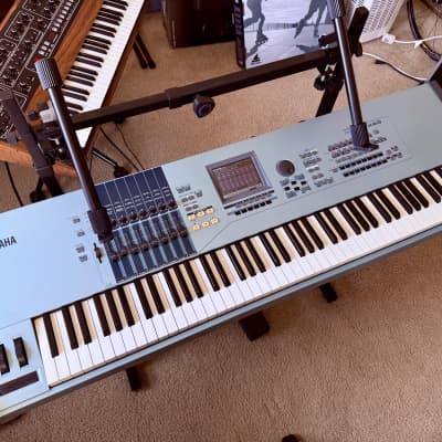 Yamaha Motif XS8 88 Weighted Key Workstation Synthesizer