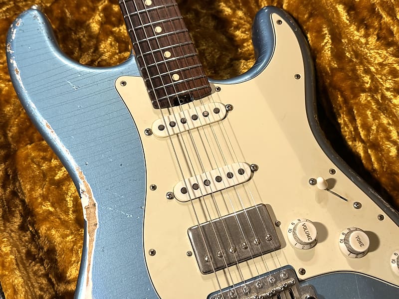Iconic Guitars Vintage Modern 62S Heavy Relic Ice Blue