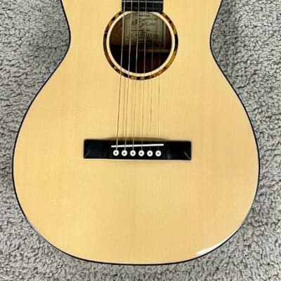 Recording King RP-G6 Solid Spruce Top 14th Single 0 Acoustic Guitar, Natural