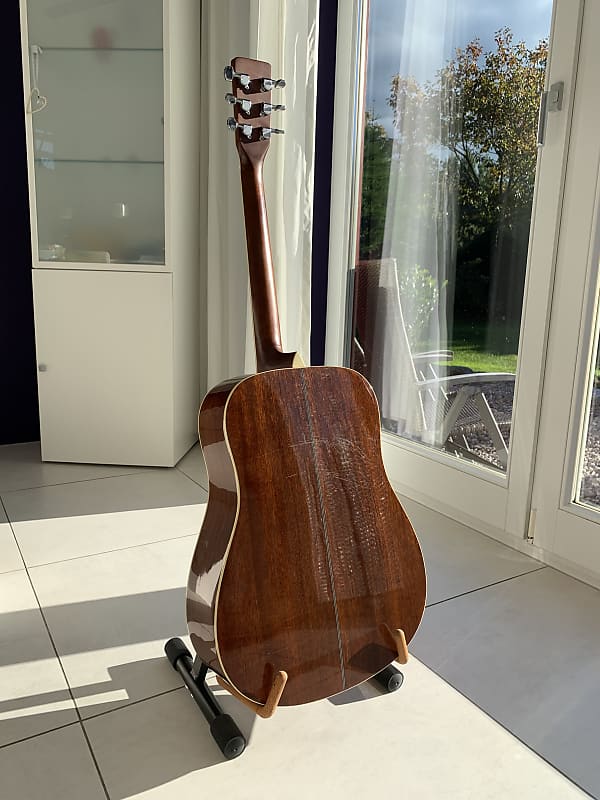 すぐ使えるヴィンテージ Morris MD-301N トップ単板 ハードケース付 すぐ使えるヴィンテージ Morris MD-301N トップ単板 ハードケース付