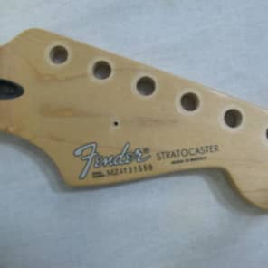 Neck 4 Fender Stratocaster 2005 maple with RW fret bd. image 5