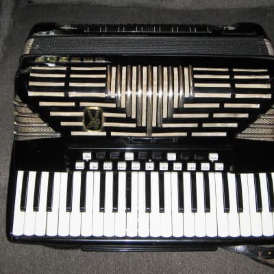 Hohner Imperitor V Accordion, 5/5 Reed Double Tone Chamber * Project image 1