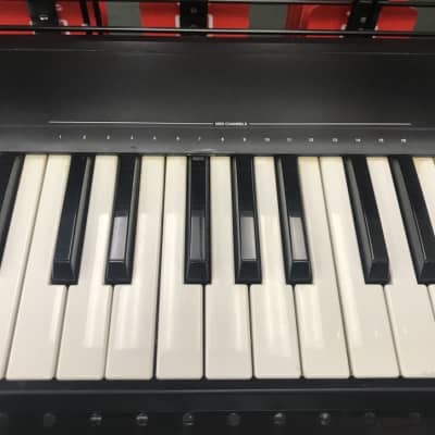 Alesis deals q61 keyboard