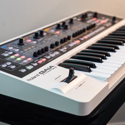 Roland SH-01 GAIA 37-Key Digital Synthesizer | Reverb