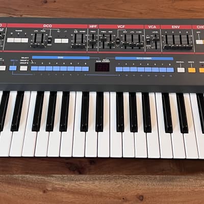 Roland Juno-106 61-Key Programmable Polyphonic Synthesizer image 10