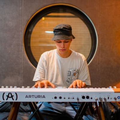 Arturia AstroLab Avant-Garde 61-Key Stage Keyboard image 9