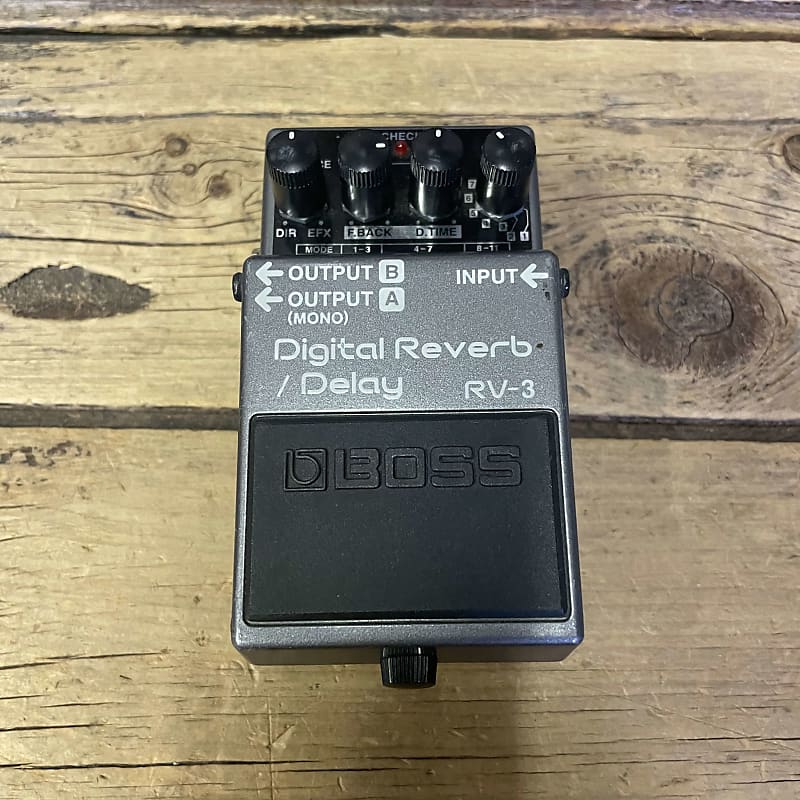 Boss RV-3