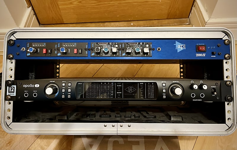 API 212L 225L pair in rack Preamp Compressor Reverb