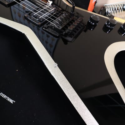 2002 Washburn Dimebag Darrell Dime 2ST Stealth image 17