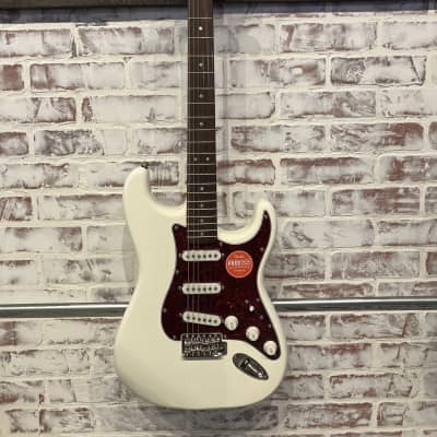 Squier Classic Vibe '70s Stratocaster with Maple Fretboard 2021 - Present - Vintage White image 1