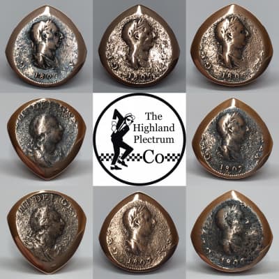 The Highland Plectrum Co. One King George VI 1938 Bronze Half Penny Coin Plectrum. image 9