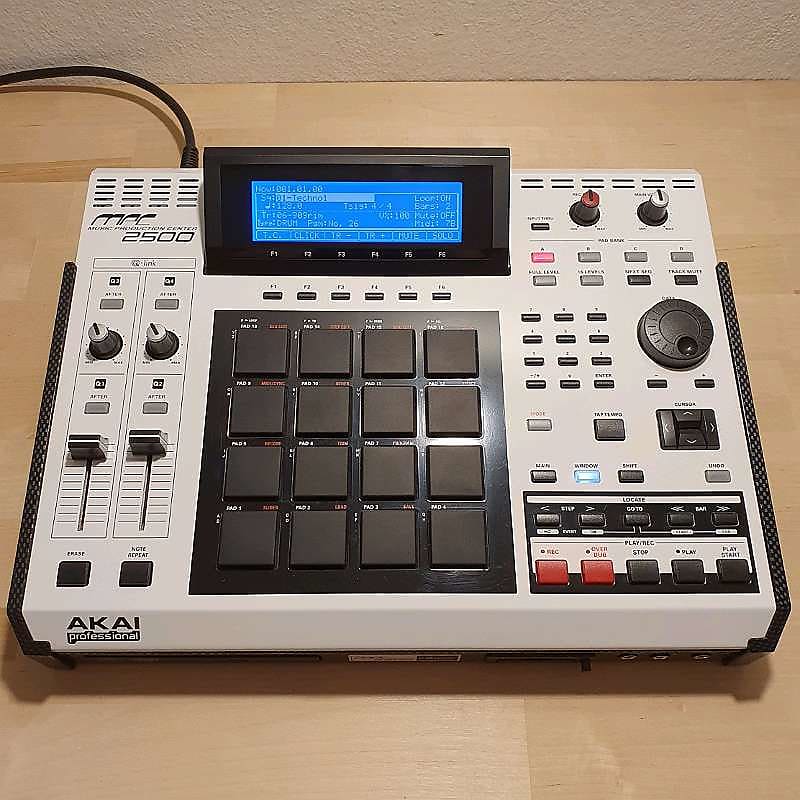 Akai MPC 2500 SE - Special Edition - January 2010