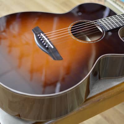 Faith Classic Burst FVSB45 Venus OM Sunburst All Solid Electro Acoustic Guitar & Case image 8