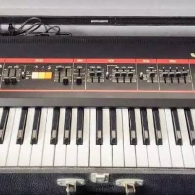 Roland Juno-60 61-Key Polyphonic Synthesizer  (with hard case)1982 - 1984 - Black