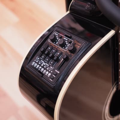 Takamine PB5 SBL Pro Series Jumbo Cutaway Acoustic/Electric Bass Gloss Black Sunburst image 7