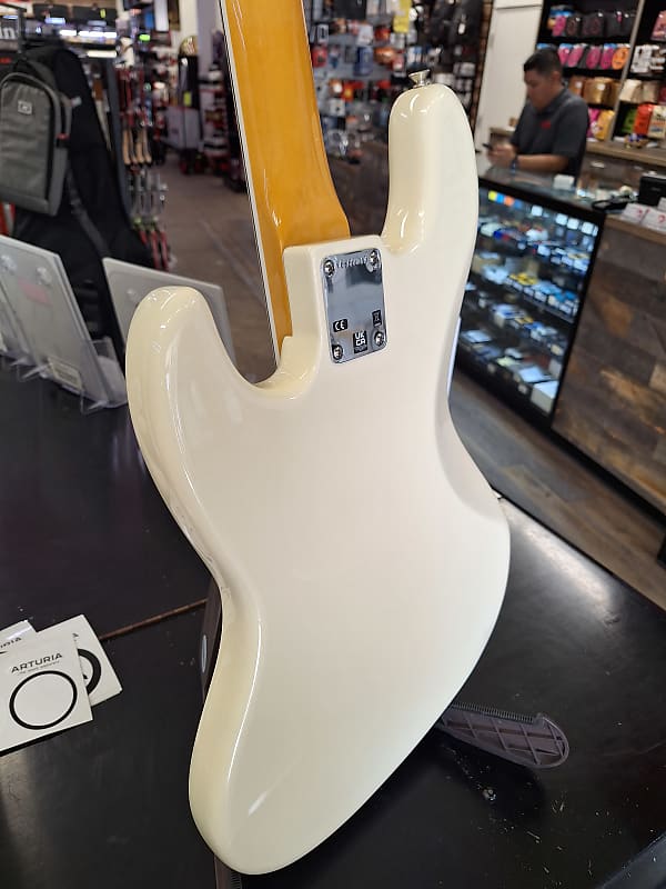 2023 Fender American Vintage II 1966 Jazz Bass, Sunburst