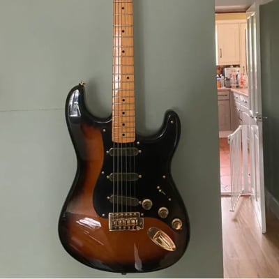 Squier Classic Vibe 50’s Stratocaster Gold Custom image 1
