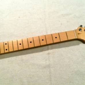 Squier stratocaster top maple neck