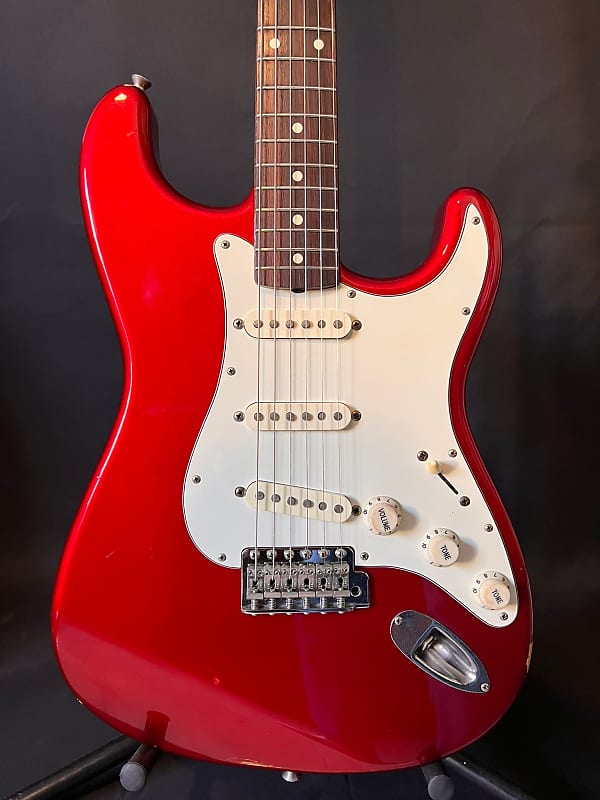 Fender The STRAT from 1979-1980 in Candy Apple Red with maple neck