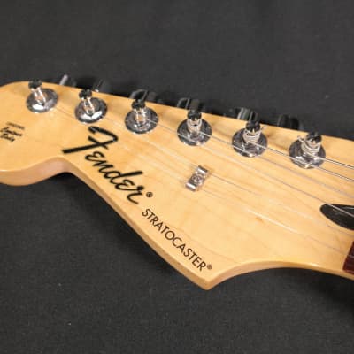 Fender Standard Stratocaster Left-Handed with Rosewood Fretboard 2013 - Black image 3