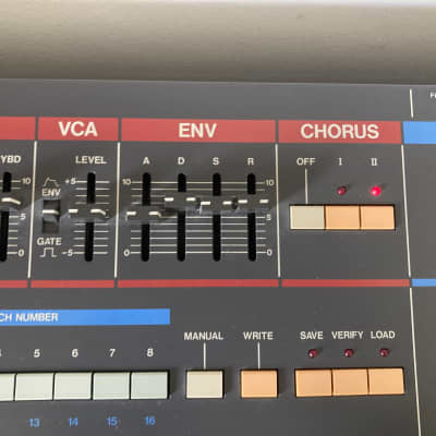 Roland Juno-106 - Functions great but requires service image 5