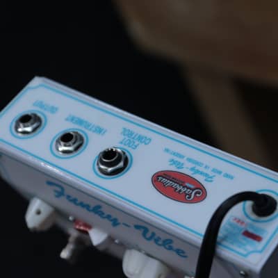 Sabbadius Custom Shop Funky-Vibe Woodstock Chorus Vibrato Effect Pedal w/Box image 14