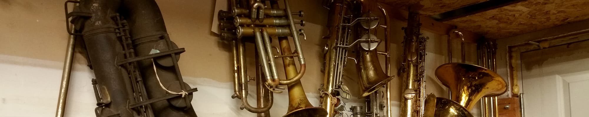 Quinn the outlet eskimo brass