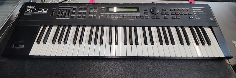 Roland XP-30 61-Key 64-Voice Expandable Synthesizer 1999 - 2004 - Black image 1