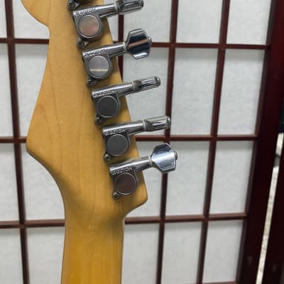 Squier Standard Stratocaster with Maple Fretboard (Made In Japan) 1984 - 1987 - Arctic White image 6