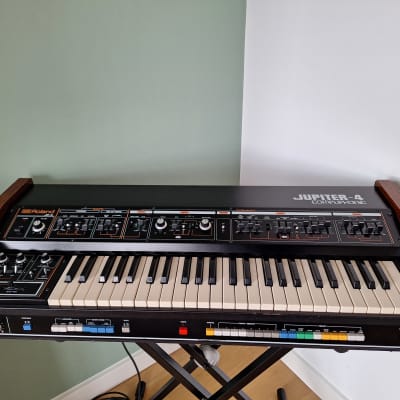 Roland Jupiter 4 1978-1981 - Fully serviced, cleaned, tuned, and upgraded with midi.