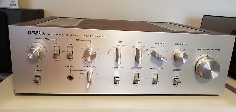 Vintage Stereo Integrated Amplifier Yamaha CA 1000  			