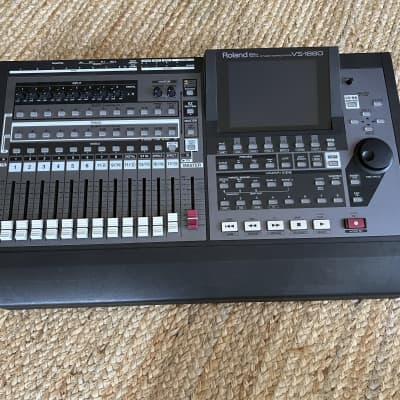 Roland VS-1824CD 24-Bit Digital Studio Workstation w/ VS8F-2 