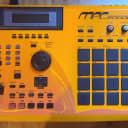 Akai MPC 2000XL 2001 Orange Special Edition