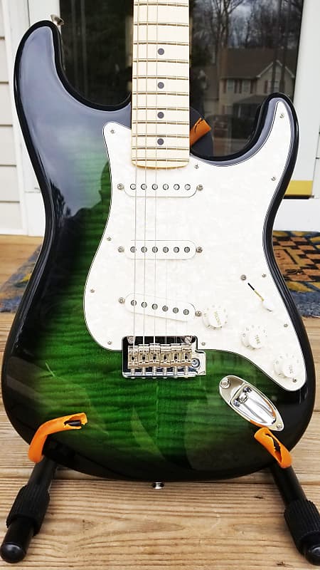 Fender Player Plus Stratocaster グリーン Fender Player Plus Stratocaster HSS Electric Guitar - Cosmic